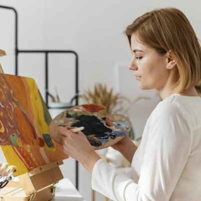 women learning painting